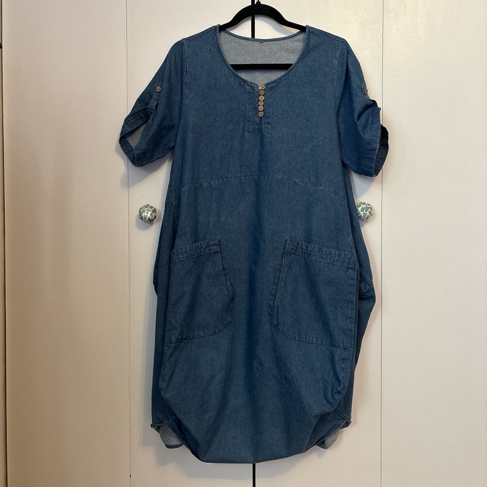Casual Midi Denim Dress with Pockets and Cute Buttons